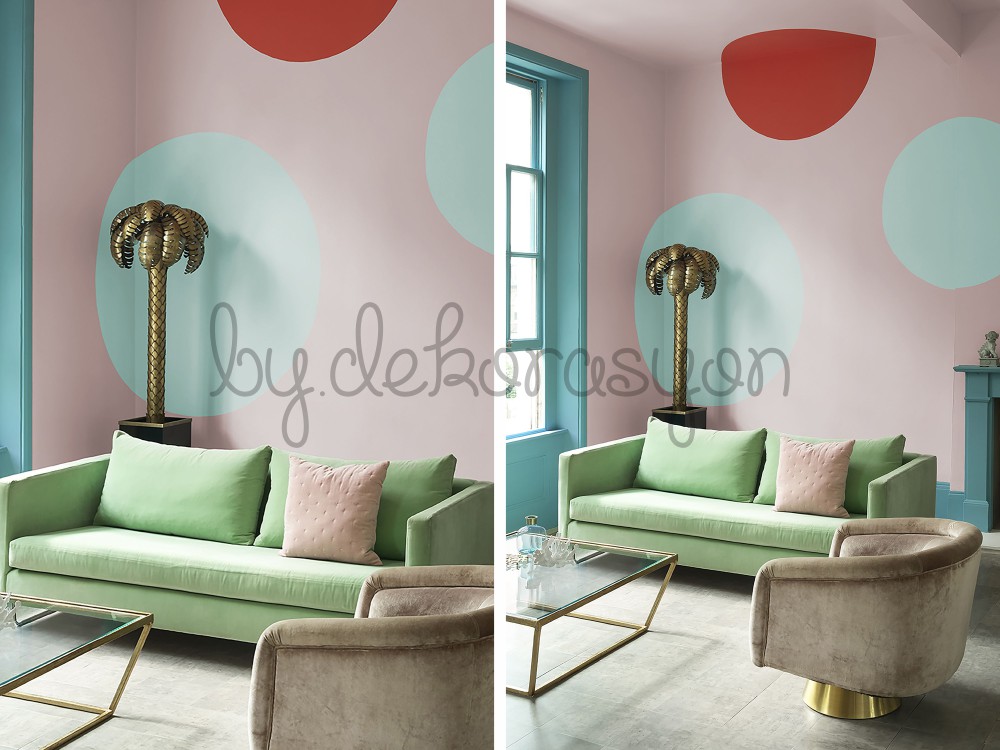 Pastel sarı ve mavi renklerin bir arada kullanıldığı bir salon