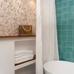 Banyo İçin Pencere Perde Rehberi | Neme Dayanıklı, Şık Çözümler